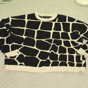 Qed London Women's Small Relaxed Fit Chunky Crew Neck Giraffe Print Sweater